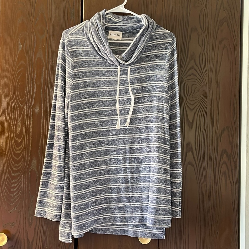 Olive + Oak long sleeved, navy and white striped lightweight sweater. Size L